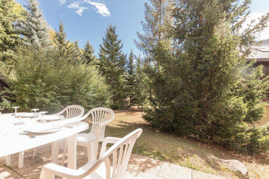 Location au ski Studio coin montagne 5 personnes (B013) - Résidence le Clos des Cavales 2 - Serre Chevalier - Terrasse