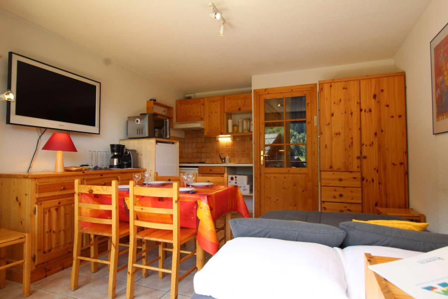 Rent in ski resort Studio sleeping corner 4 people (A012) - Résidence le Clos - Serre Chevalier - Living room