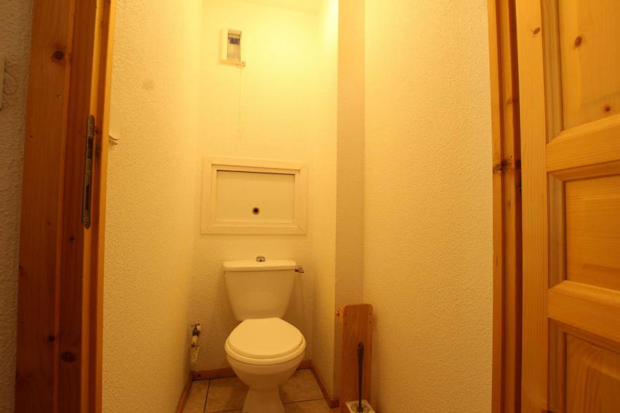 Rent in ski resort Studio sleeping corner 4 people (D019) - Résidence le Clos - Serre Chevalier - WC