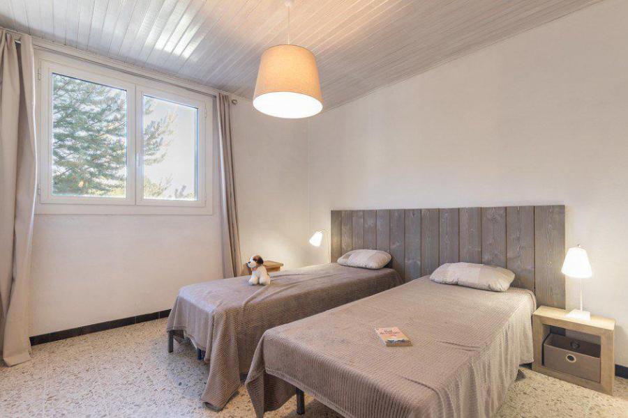 Rent in ski resort 3 room apartment 6 people (0210) - Résidence le Pic Blanc - Serre Chevalier - Bedroom