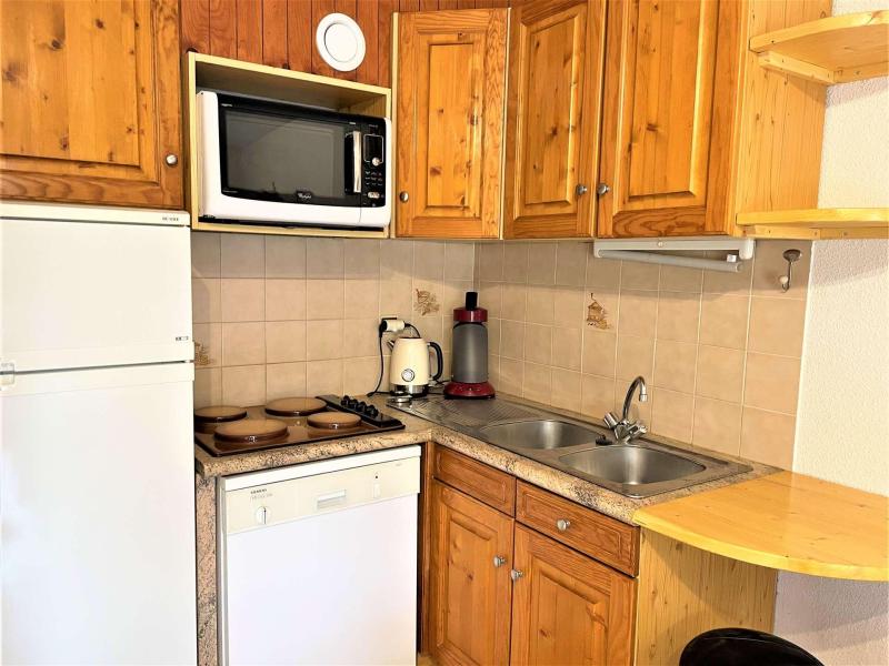 Rent in ski resort Apartment sleeping corner and cabin 4 people (LMO140) - Résidence le Pré Gambille - Serre Chevalier - Kitchenette