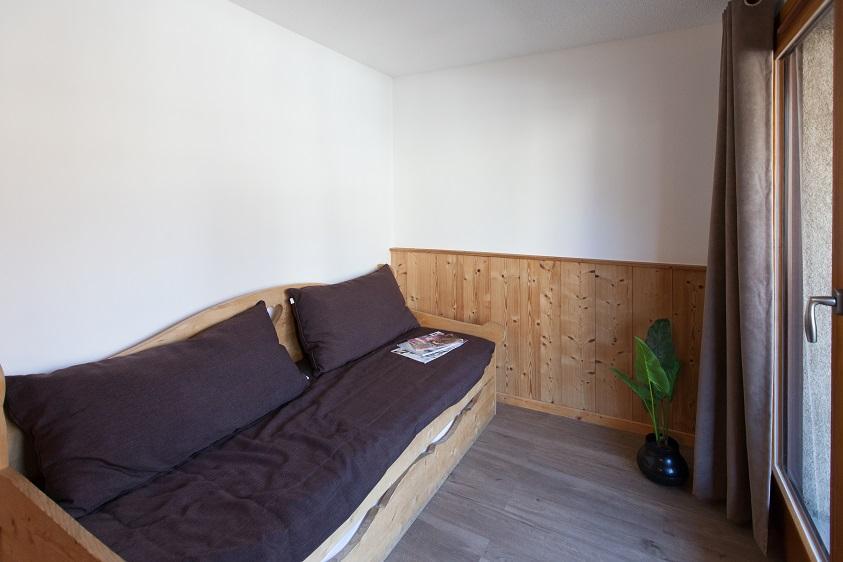 Rent in ski resort Studio sleeping corner 4 people (110) - Résidence le Signal du Prorel - Serre Chevalier - Living room