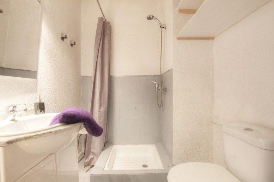 Rent in ski resort Studio 2 people (113) - Résidence les Eterlous - Serre Chevalier - Shower room