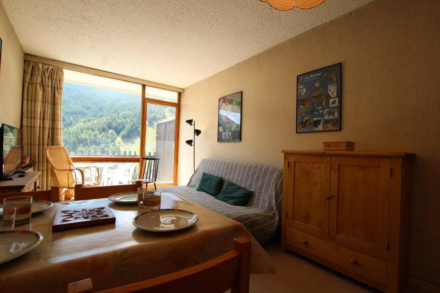 Rent in ski resort Studio sleeping corner 4 people (309) - Résidence les Eterlous - Serre Chevalier - Living room