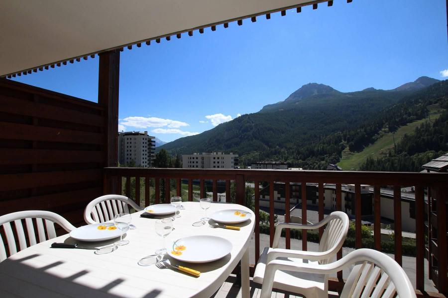 Skiverleih 3-Zimmer-Appartment für 6 Personen (406) - Résidence les Peyronilles - Serre Chevalier - Terrasse