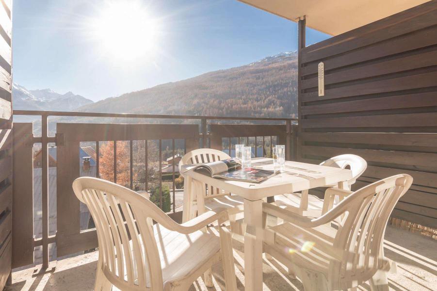 Ski verhuur Studio bergnis 4 personen (122) - Résidence Mas des Cimes - Serre Chevalier - Terras