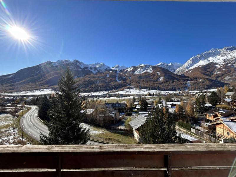 Location au ski Studio coin nuit 4 personnes (4300) - Résidence Pellenches - Serre Chevalier - Balcon