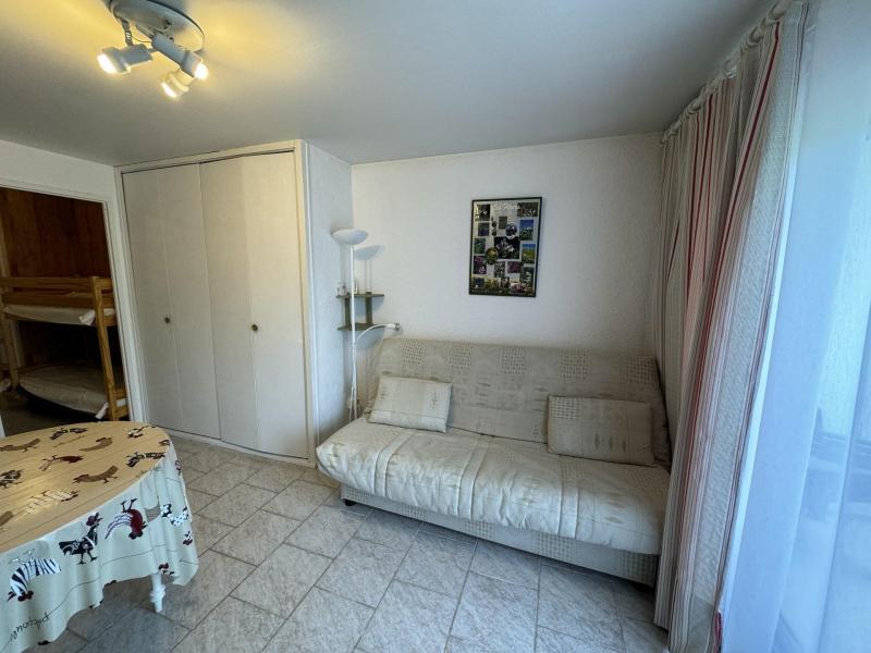 Rent in ski resort Studio sleeping corner 4 people (116ST4) - Résidence Plaine Alpe 1 - Serre Chevalier - Living room