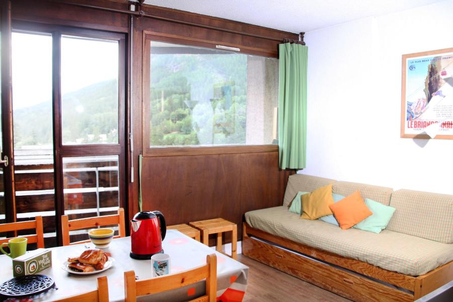 Rent in ski resort Studio cabin 4 people (609) - Résidence Serre d'Aigle - Serre Chevalier - Living room