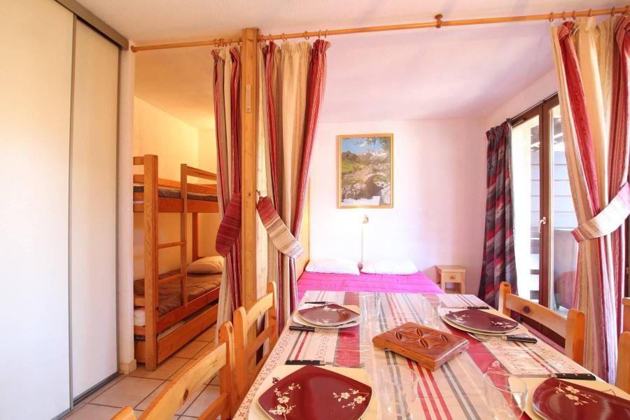 Rent in ski resort Studio sleeping corner 4 people (610) - Résidence Signal du Prorel - Serre Chevalier - Living room