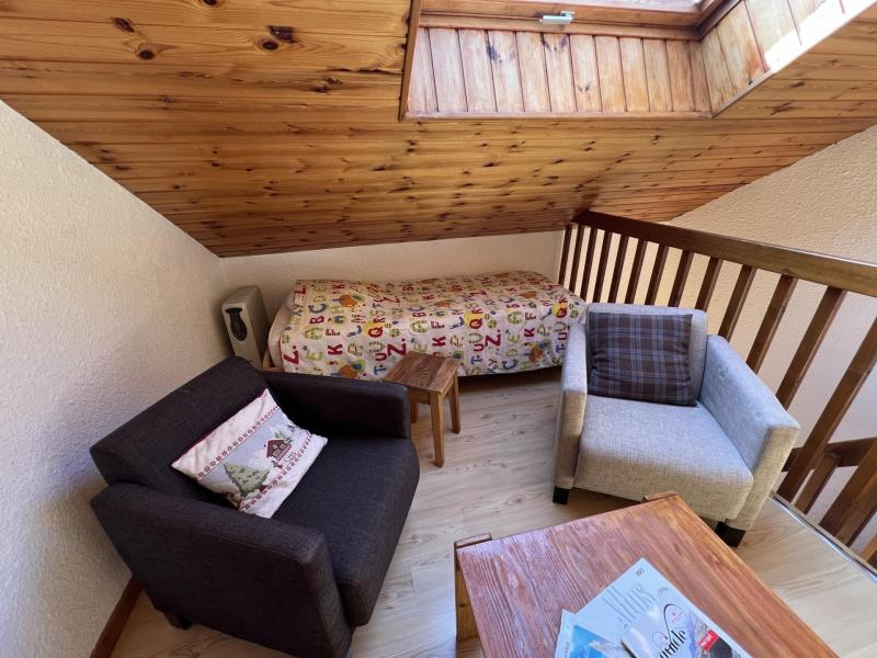 Rent in ski resort Studio cabin mezzanine 6 people - Vie de clare - Serre Chevalier - Bedroom