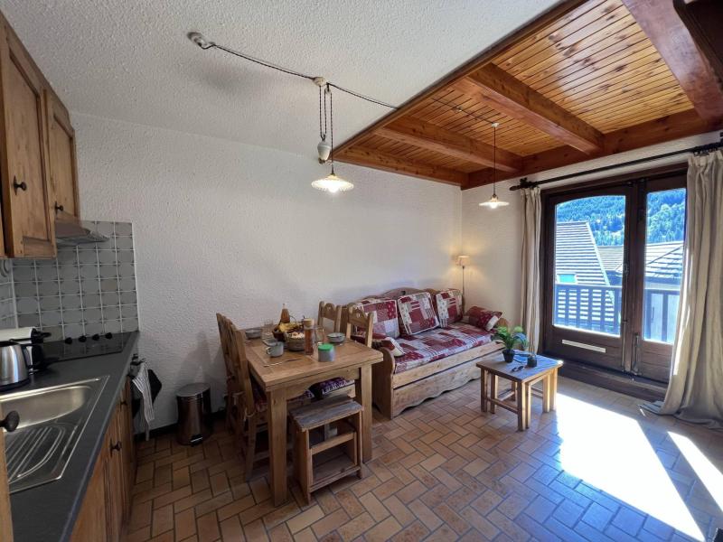 Rent in ski resort Studio cabin mezzanine 6 people - Vie de clare - Serre Chevalier - Living room