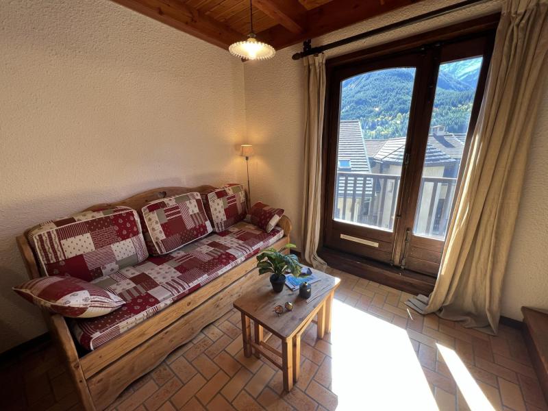 Rent in ski resort Studio cabin mezzanine 6 people - Vie de clare - Serre Chevalier - Living room