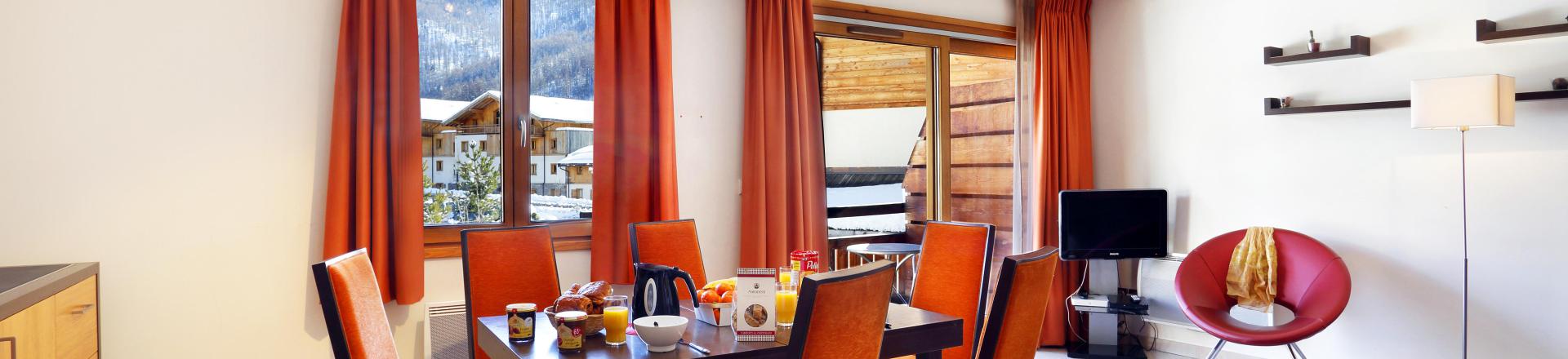 Rent in ski resort Résidence l'Adret - Serre Chevalier - Table