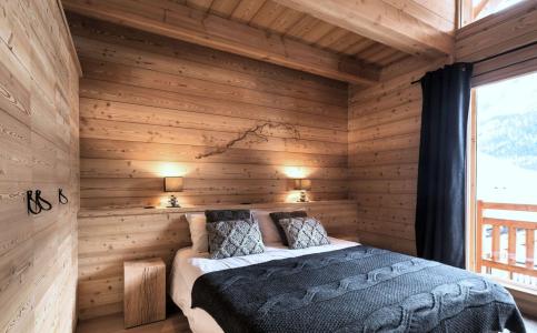 Rent in ski resort 14 room triplex chalet 15 people - CHALET ALTITUDE - Serre Chevalier - Apartment
