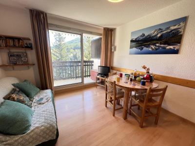 Rent in ski resort 2 room apartment sleeping corner 4 people (411) - La Résidence Bez - Serre Chevalier - Living room