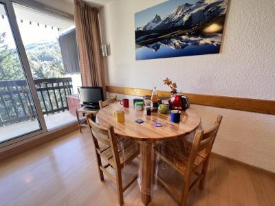 Rent in ski resort 2 room apartment sleeping corner 4 people (411) - La Résidence Bez - Serre Chevalier - Living room