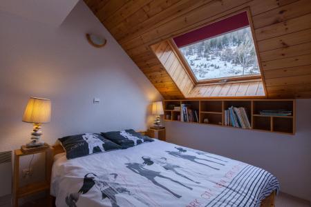 Alquiler al esquí Apartamento 5 piezas triplex para 8 personas (01) - La Résidence le Rocher - Serre Chevalier - Habitación