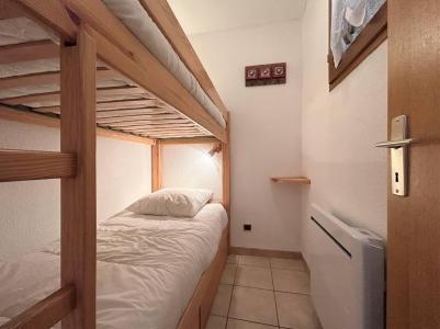 Skiverleih 2-Zimmer-Holzhütte für 4 Personen (450-0111) - Le Moulin de la Guisane - Serre Chevalier - Offener Schlafbereich