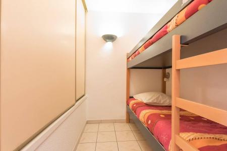 Rent in ski resort 2 room apartment 4 people (307) - Le Relais de la Guisane II - Serre Chevalier - Bunk beds