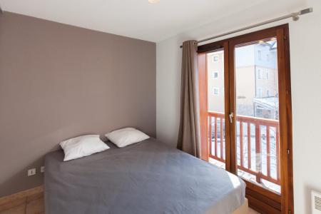Rent in ski resort 4 room duplex chalet 8 people (12) - Les Chalets du Jardin Alpin - Serre Chevalier - Bedroom