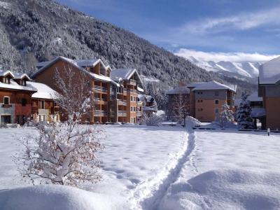 Vacances en montagne Les Chalets du Jardin Alpin Edelweiss - Serre Chevalier - Extérieur hiver