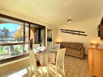 Rent in ski resort Studio cabin 4 people (103) - Résidence Central Parc 1a - Serre Chevalier - Living room