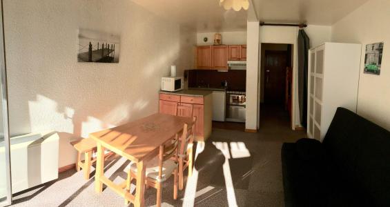 Rent in ski resort Studio sleeping corner 4 people (Elisabeth) - Résidence Concorde 5 - Serre Chevalier - Living room