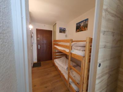 Rent in ski resort Studio sleeping corner 4 people (GRIMAUDST4) - Résidence Concorde 5 - Serre Chevalier - Bedroom