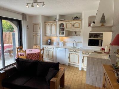 Rent in ski resort 2 room apartment sleeping corner 4 people - Résidence la Montagnole - Serre Chevalier - Living room