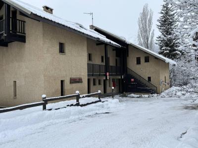 Holiday in mountain resort Studio cabin 4 people (007) - Résidence le Clos de l'Etoile - Serre Chevalier - Winter outside