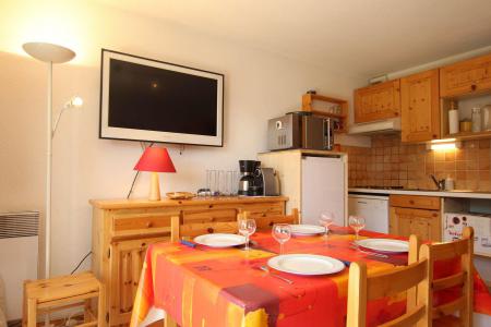 Ski verhuur Studio bergnis 4 personen (A012) - Résidence le Clos - Serre Chevalier - Woonkamer