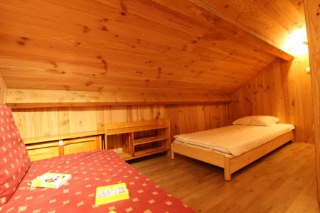 Alquiler al esquí Estudio mezzanine para 6 personas (B012) - Résidence le Prarial - Serre Chevalier - Habitación abuhardillada