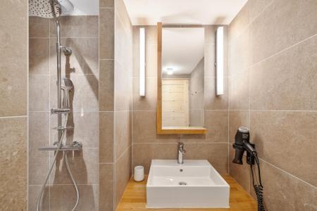 Rent in ski resort 5 room apartment 8 people (MIKA26) - Résidence Les Chalets - Serre Chevalier - Shower room