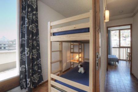 Rent in ski resort 2 room apartment 6 people (211) - Résidence les Eterlous - Serre Chevalier - Bunk beds