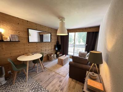 Rent in ski resort Studio sleeping corner 4 people (04) - Résidence Plaine Alpe 2 - Serre Chevalier - Living room