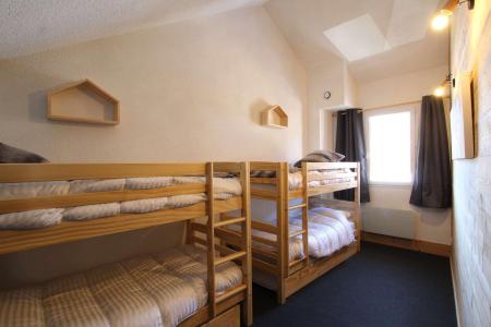 Rent in ski resort 4 room apartment 12 people (B003) - Résidence Pré du Moulin B - Serre Chevalier - Bunk beds