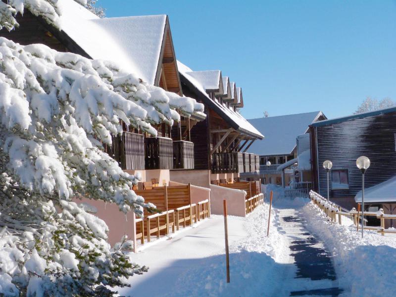 Holiday in mountain resort Le Bois de la Reine - Super Besse - Winter outside