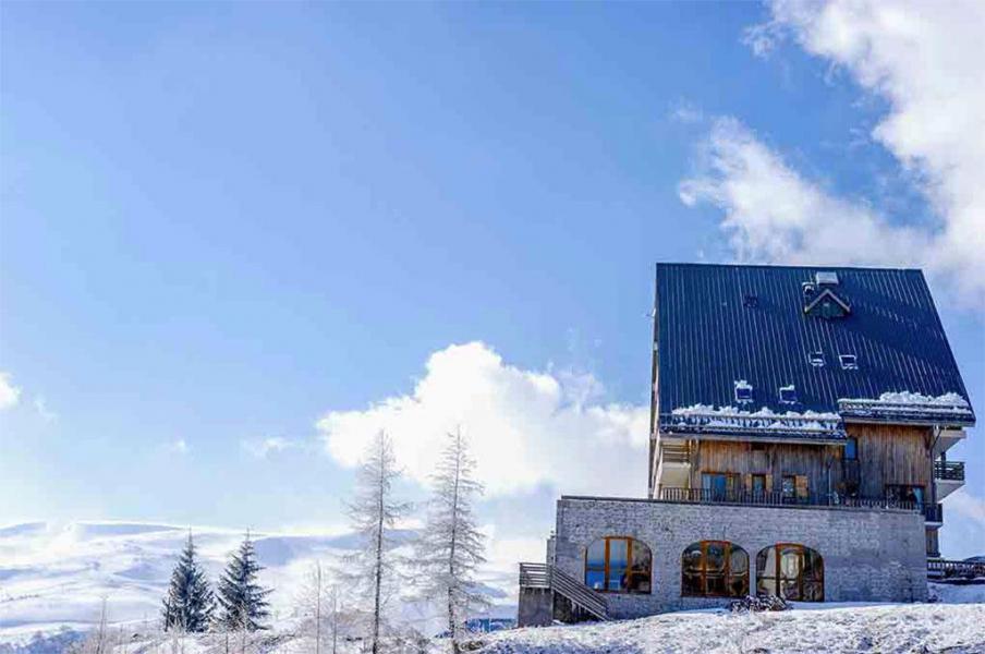 Аренда на лыжном курорте Les Chalets de Super-Besse - Super Besse - зимой под открытым небом