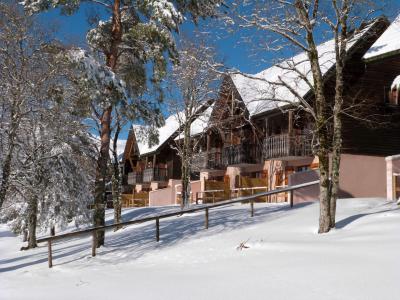 Holiday in mountain resort Le Bois de la Reine - Super Besse - Winter outside