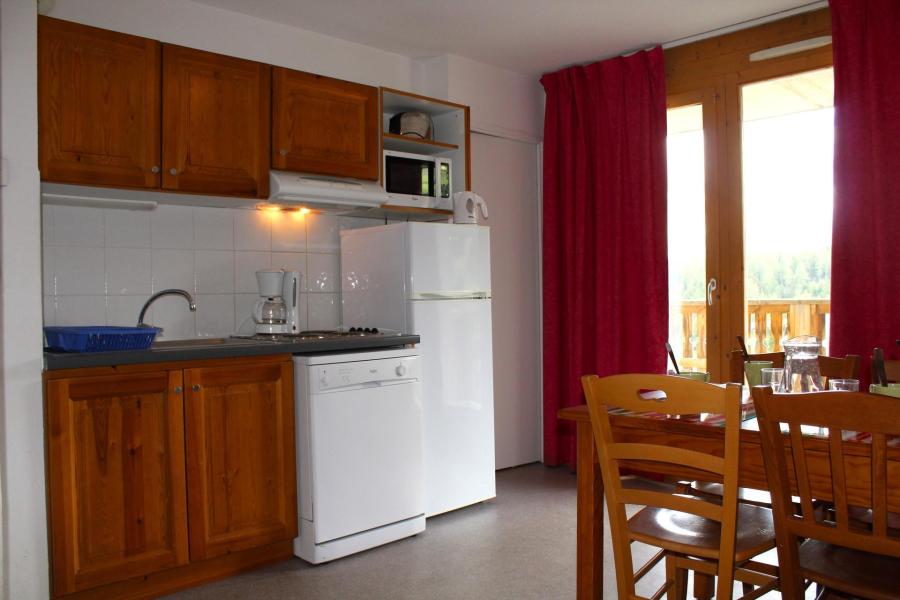 Rent in ski resort 2 room apartment sleeping corner 6 people (CD21) - La Résidence les Chaumettes - Superdévoluy - Kitchen