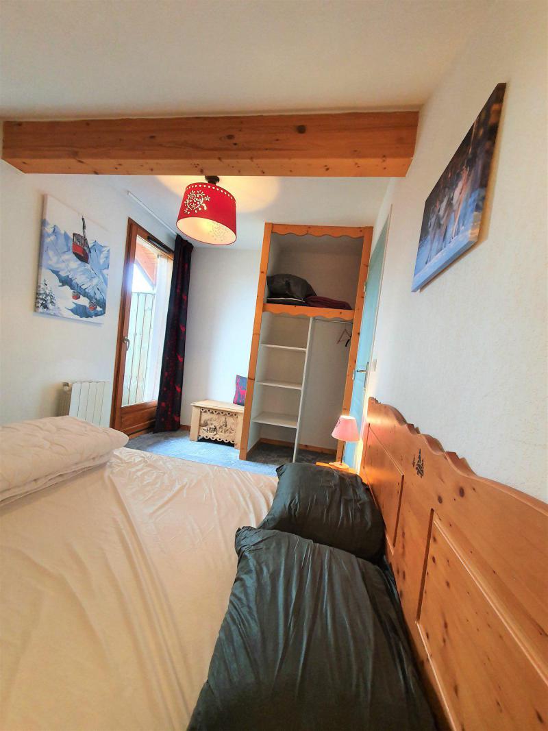 Rent in ski resort 3 room duplex semi-detached chalet 8 people (N2) - Le Hameau du Puy - Superdévoluy - Bedroom
