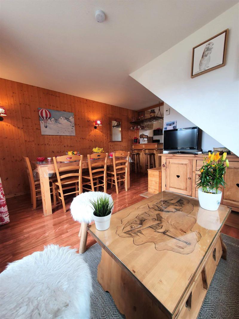 Rent in ski resort 3 room duplex semi-detached chalet 8 people (N2) - Le Hameau du Puy - Superdévoluy - Living room