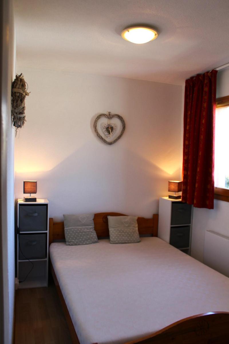 Rent in ski resort 2 room apartment cabin 6 people (AN55) - Les Chalets de SuperD Ancolie - Superdévoluy - Bedroom