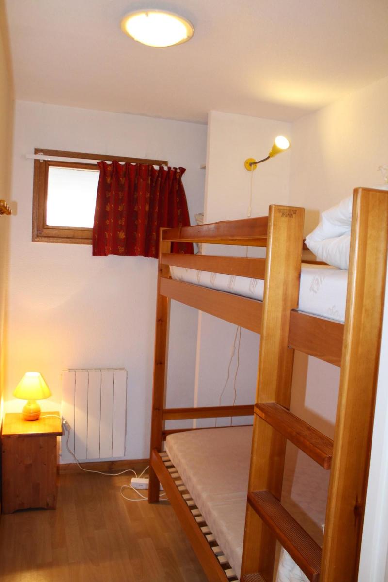 Rent in ski resort 2 room apartment cabin 6 people (AN55) - Les Chalets de SuperD Ancolie - Superdévoluy - Bedroom