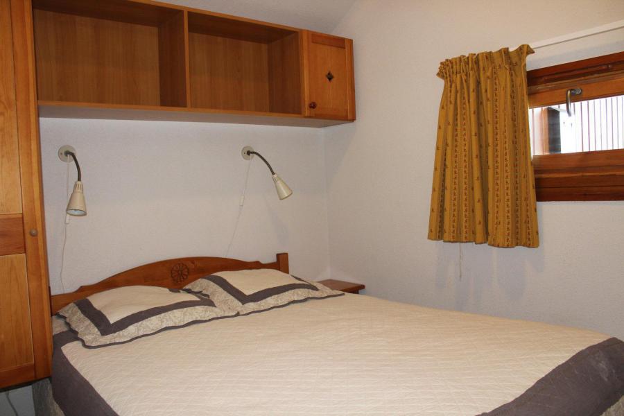 Rent in ski resort 2 room apartment sleeping corner 6 people (CB51) - Les Chalets de SuperD Chardon Bleu - Superdévoluy - Bedroom