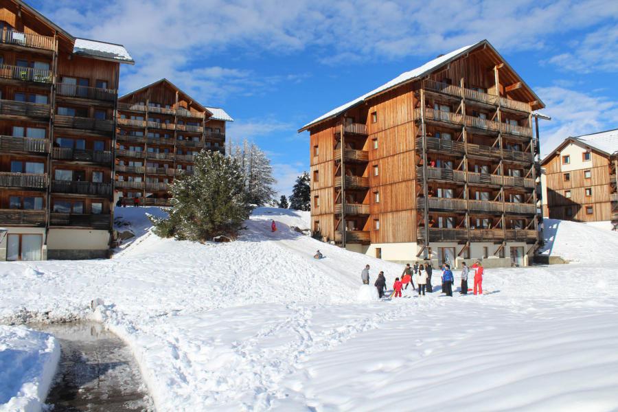 Rent in ski resort Les Chalets de SuperD Chardon Bleu - Superdévoluy - Winter outside