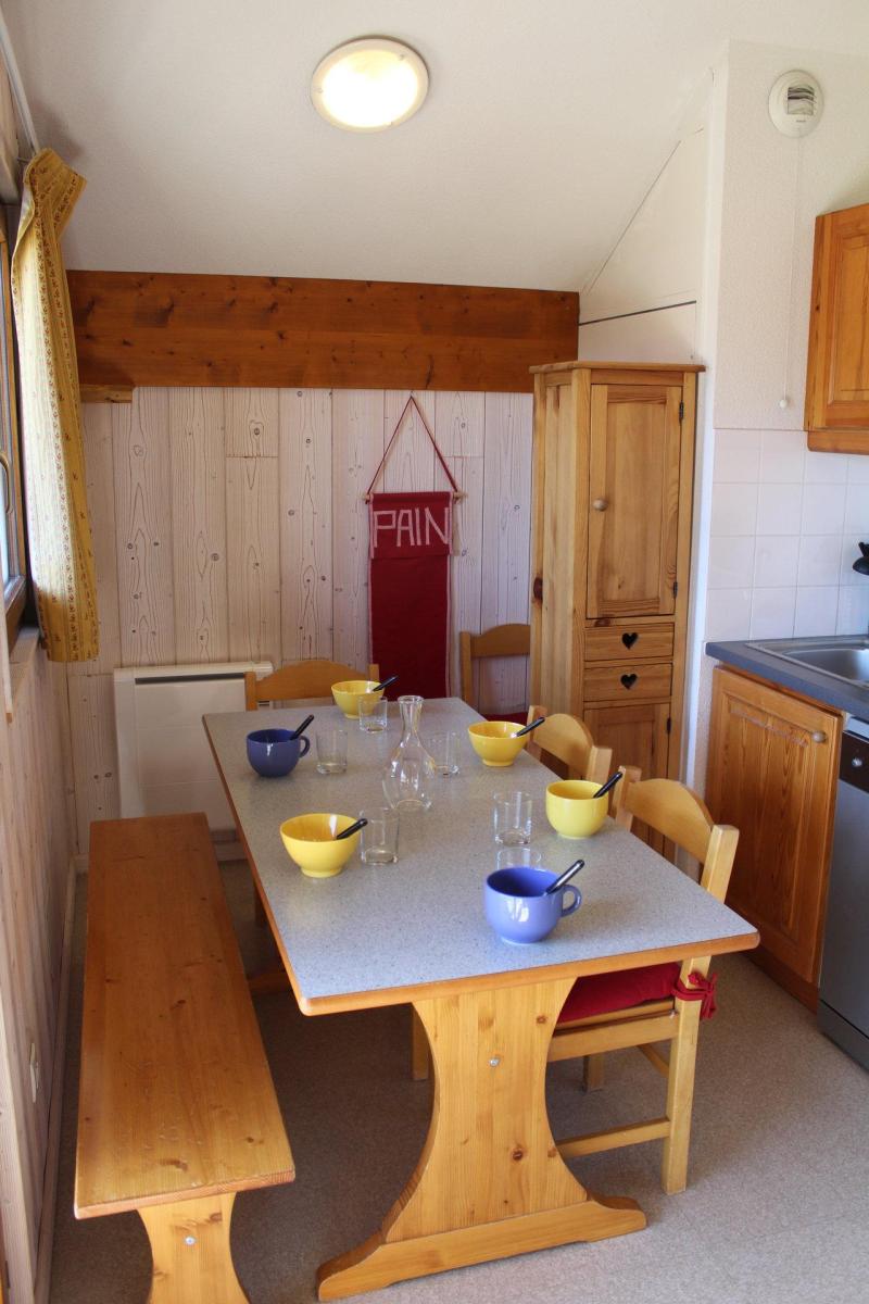 Ski verhuur Appartement 2 kamers bergnis 4 personen (CB51) - Les Chalets de SuperD Chardon Bleu - Superdévoluy - Woonkamer