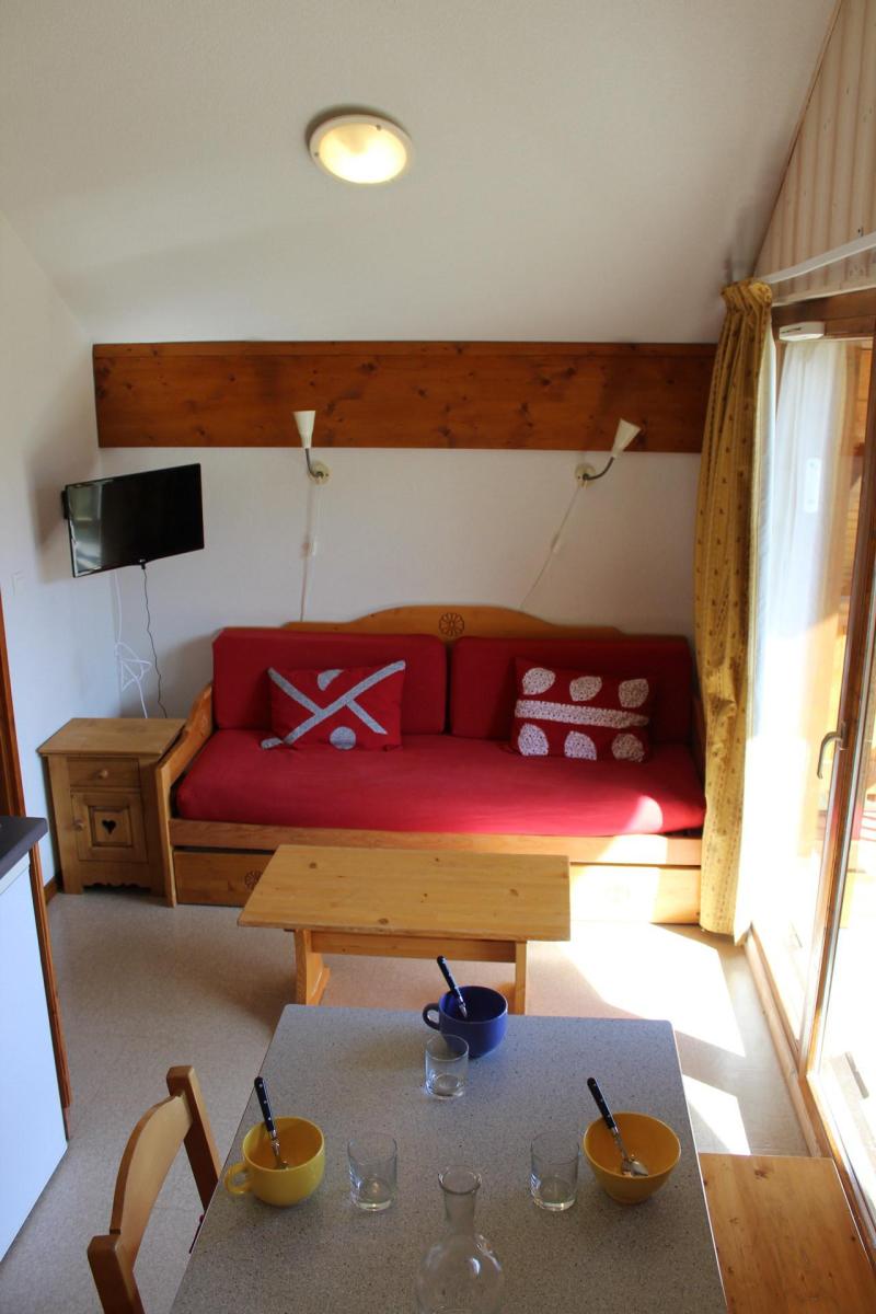 Ski verhuur Appartement 2 kamers bergnis 4 personen (CB51) - Les Chalets de SuperD Chardon Bleu - Superdévoluy - Woonkamer