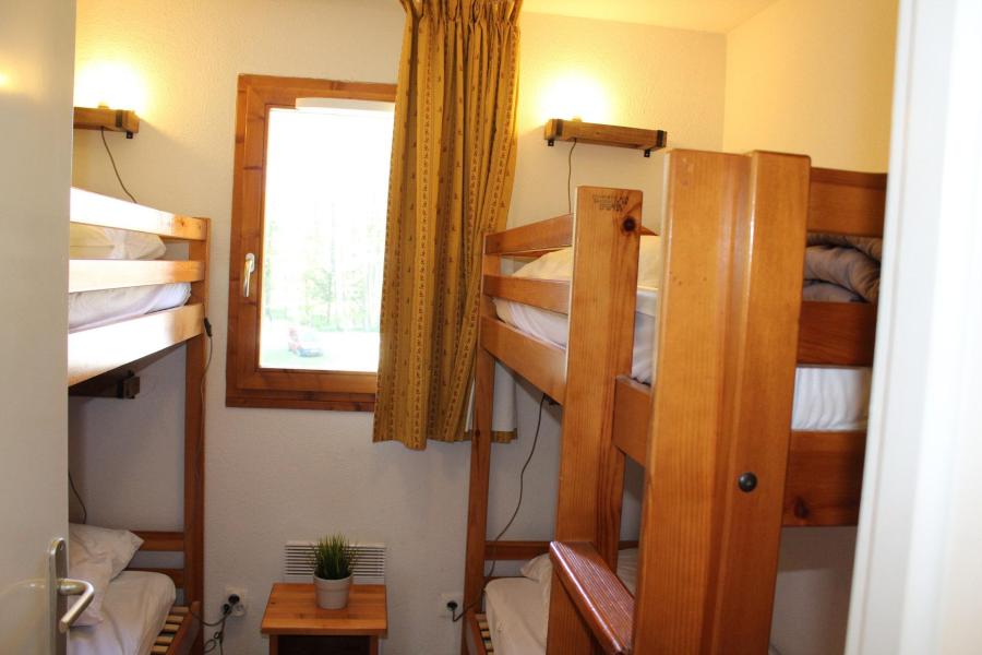 Rent in ski resort 4 room apartment 10 people (DP54) - Les Chalets de SuperD Dauphinelle - Superdévoluy - Bedroom